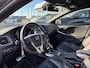 Volvo V40 1.5 T3 R-Design | Automaat | Sportive uitvoering | Leder interieur | Standkachel Panorama dak | DAB+ | Camera | Lage km stand!