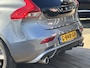 Volvo V40 1.5 T3 R-Design | Automaat | Sportive uitvoering | Leder interieur | Standkachel Panorama dak | DAB+ | Camera | Lage km stand!