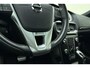Volvo V40 1.5 T3 R-Design | Automaat | Sportive uitvoering | Leder interieur | Standkachel Panorama dak | DAB+ | Camera | Lage km stand!