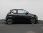 Fiat 500 500e 42 kWh La Prima | Climate Control / ECC | Licht metalen velgen 17 inch | Cruise control Adaptive | Navigatie | Lederen bekleding | Stoelverwarming | Park Distance Control voor en achter | Achteruitrijcamera |