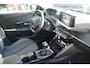 Peugeot 208 1.2 100PK Allure | Navigatie | Parkeersensoren | DAB | Apple Carplay / Android Auto | | Lichtmetalen velgen 16" | Stof/kunstlederen bekleding | Stuurbekrachtiging