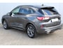Ford Kuga 2.5-225pk Plug-in Hybrid ST-Line X. Hybride rijden voor een reële prijs ! Autm. airco dual, side- en lane assist, adaptieve cruise cntrl, camera v+a, stoel- en voorraamverw., elektr. achterklep, metallic lak, navigatie, telefoonvoorb.