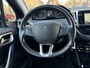 Peugeot 2008 Benzine 130 Pk * Allure * Navigatie * 1/2 Lederen Interieur * Climate & Cruise Control * L.M. Velgen * DAB Radio * Achteruitrij Camera & Parkeersensoren * Vingerhoets; Vierde Generatie Eersteklas Service. Al meer dan 100 jaar een begrip in de Brabantse Kempen.
