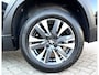 Peugeot 2008 Benzine 130 Pk * Allure * Navigatie * 1/2 Lederen Interieur * Climate & Cruise Control * L.M. Velgen * DAB Radio * Achteruitrij Camera & Parkeersensoren * Vingerhoets; Vierde Generatie Eersteklas Service. Al meer dan 100 jaar een begrip in de Brabantse Kempen.