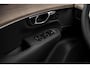 Volvo XC90 2.0 T8 Plug-in hybrid AWD Plus Dark | Facelift | Panoramadak | Head-Up display | 20" lichtmetalen velgen | 360 Camera | Getint glas | Google Maps navigatie |
