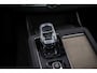 Volvo XC90 2.0 T8 Plug-in hybrid AWD Plus Dark | Facelift | Panoramadak | Head-Up display | 20" lichtmetalen velgen | 360 Camera | Getint glas | Google Maps navigatie |