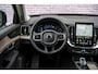 Volvo XC90 2.0 T8 Plug-in hybrid AWD Plus Dark | Facelift | Panoramadak | Head-Up display | 20" lichtmetalen velgen | 360 Camera | Getint glas | Google Maps navigatie |