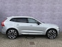 Volvo XC60 2.0 T6 Plug-in hybrid AWD Ultimate Bright | Long range | Trekhaak | Adaptive cruise control | Head-up display | Harman/Kardon audio | Dode hoek detectie BLIS | Stoelverwarming voor + achter | Stuurverwarming | Elektrische stoelverstelling |