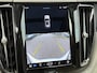 Volvo XC60 2.0 T6 Plug-in hybrid AWD Ultimate Bright | Long range | Trekhaak | Adaptive cruise control | Head-up display | Harman/Kardon audio | Dode hoek detectie BLIS | Stoelverwarming voor + achter | Stuurverwarming | Elektrische stoelverstelling |