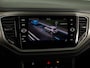 Volkswagen T-Roc 1.0 TSI Style | Panoramadak | Parkeersensoren | navigatie | Apple carplay en android auto |