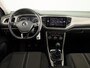 Volkswagen T-Roc 1.0 TSI Style | Panoramadak | Parkeersensoren | navigatie | Apple carplay en android auto |