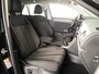 Volkswagen T-Roc 1.0 TSI Style | Panoramadak | Parkeersensoren | navigatie | Apple carplay en android auto |