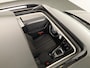 Volkswagen T-Roc 1.0 TSI Style | Panoramadak | Parkeersensoren | navigatie | Apple carplay en android auto |