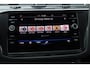 Volkswagen Tiguan 1.4 TSI eHybrid Life wegklapbare trekhaak achteruitrijcamera dealeronderhouden ACC digital cockpit pro draadloos carplay 3 zone climatronic lederen multifunctioneel stuurwiel lane assist 17" LMV bicolour met 4 seizoenenbanden