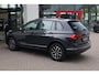 Volkswagen Tiguan 1.4 TSI eHybrid Life wegklapbare trekhaak achteruitrijcamera dealeronderhouden ACC digital cockpit pro draadloos carplay 3 zone climatronic lederen multifunctioneel stuurwiel lane assist 17" LMV bicolour met 4 seizoenenbanden