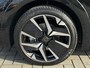 Peugeot 208 1.2T 100pk Hybrid Automaat GT | Climate control | Navigatie | 17 Inch velgen | Camera | Parkeersensoren voor + achter
