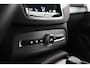 Volvo XC90 2.0 T8 Recharge AWD Plus Dark, 455PK, Longrange, Trekhaak draaibaar, Pilot Assist, Zeer nette auto!