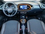 Toyota Aygo X 1.0 VVT-i S-CVT Limited | AUTOMAAT | Vouw Dak | Stoelverwarming | Navigatie | Start/Stopknop | Parkeercamera Achter | Climate Control | Parkeersensoren Rondom |
