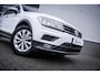 Volkswagen Tiguan 1.4 TSI Comfortline Business | Achteruitrijcamera | Parkeersensor voor en achter | Trekhaak