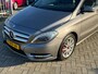 Mercedes-Benz B-klasse 180 Ambition HOGE INSTAP! PANORAMA l LEER l XENON l NAVI l AIRCO l PDC l LED! NIEUWSTAAT! 2e eigenaar!