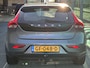 Volvo V40 1.5 T3 Momentum Automaat / Trekhaak / Cruise control / Automaat / Parkeersensoren achter / Auto climate control dual zone / Bluetooth /