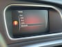Volvo V40 1.5 T3 Momentum Automaat / Trekhaak / Cruise control / Automaat / Parkeersensoren achter / Auto climate control dual zone / Bluetooth /