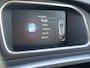 Volvo V40 1.5 T3 Momentum Automaat / Trekhaak / Cruise control / Automaat / Parkeersensoren achter / Auto climate control dual zone / Bluetooth /