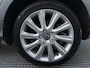 Volvo V40 1.5 T3 Momentum Automaat / Trekhaak / Cruise control / Automaat / Parkeersensoren achter / Auto climate control dual zone / Bluetooth /