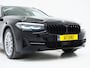 BMW 5-Serie Touring 530e xDrive | Leder | Trekhaak | Camera | Adaptive Cruise | Stoelverwarming | DAB | Carplay