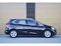 BMW 2-Serie Active Tourer 220i Centennial High Executive * Head-up * LED * Panoramadak * Lichtpakket * Dealeronderhouden *