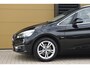 BMW 2-Serie Active Tourer 220i Centennial High Executive * Head-up * LED * Panoramadak * Lichtpakket * Dealeronderhouden *
