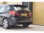 BMW 2-Serie Active Tourer 220i Centennial High Executive * Head-up * LED * Panoramadak * Lichtpakket * Dealeronderhouden *