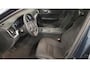 Volvo V60 2.0 B4 197 pk Automaat Momentum Pro Navigatie Climate control Adaptive cruise Control Led DAB Electrisch bedienbare achterklep Parkeer sensoren