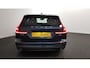 Volvo V60 2.0 B4 197 pk Automaat Momentum Pro Navigatie Climate control Adaptive cruise Control Led DAB Electrisch bedienbare achterklep Parkeer sensoren