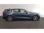Volvo V60 2.0 B4 197 pk Automaat Momentum Pro Navigatie Climate control Adaptive cruise Control Led DAB Electrisch bedienbare achterklep Parkeer sensoren