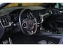 Volvo V60 2.0 T8 Twin Engine AWD R-Design *Pano*H/K*Head-Up*Keyless*