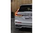 Volvo V60 2.0 T8 Twin Engine AWD R-Design *Pano*H/K*Head-Up*Keyless*