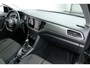 Volkswagen T-Roc 1.5 150pk TSI Bj21. Adap Cruise, Carplay/Android Navi, Clima, PDC V+A, 17"LMV Haak 1500kg