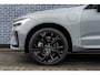 Volvo XC60 T6 Plug-in hybrid AWD Ultra Black Edition | Google | Long Range | Harman Kardon Audio | Head-up Display | 360 Graden Camera | Panoramadak | Elektrisch Verstelbare Voorstoelen | Stoel-/Stuurverwarming | Keyless | Getint Glas | Dodehoekdetectie | LED Koplampen | 21" LM