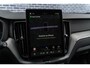 Volvo XC60 T6 Plug-in hybrid AWD Ultra Black Edition | Facelift | Google | Long Range | Harman Kardon Audio | Head-up Display | 360 Graden Camera | Panoramadak | Elektrisch Verstelbare Voorstoelen | Stoel-/Stuurverwarming | Keyless | Getint Glas | Dodehoekdetectie | LED Koplampen | 21" LM