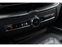 Volvo XC60 T6 Plug-in hybrid AWD Ultra Black Edition | Facelift | Google | Long Range | Harman Kardon Audio | Head-up Display | 360 Graden Camera | Panoramadak | Elektrisch Verstelbare Voorstoelen | Stoel-/Stuurverwarming | Keyless | Getint Glas | Dodehoekdetectie | LED Koplampen | 21" LM