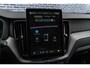 Volvo XC60 T6 Plug-in hybrid AWD Ultra Black Edition | Facelift | Google | Long Range | Harman Kardon Audio | Head-up Display | 360 Graden Camera | Panoramadak | Elektrisch Verstelbare Voorstoelen | Stoel-/Stuurverwarming | Keyless | Getint Glas | Dodehoekdetectie | LED Koplampen | 21" LM