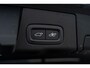 Volvo XC60 T6 Plug-in hybrid AWD Ultra Black Edition | Facelift | Google | Long Range | Harman Kardon Audio | Head-up Display | 360 Graden Camera | Panoramadak | Elektrisch Verstelbare Voorstoelen | Stoel-/Stuurverwarming | Keyless | Getint Glas | Dodehoekdetectie | LED Koplampen | 21" LM