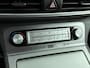 Hyundai Kona Electric EV PREMIUM 64 kWh | 3 FASE | WARMTEPOMP | LEDER | CLIMA | CRUISE ADAPTIEF | CAMERA | NAVI | STOEL- & STUURVERWARMING | 17'' LM VELGEN | PDC VOOR & ACHTER |