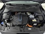 Hyundai Kona Electric EV PREMIUM 64 kWh | 3 FASE | WARMTEPOMP | LEDER | CLIMA | CRUISE ADAPTIEF | CAMERA | NAVI | STOEL- & STUURVERWARMING | 17'' LM VELGEN | PDC VOOR & ACHTER |
