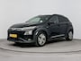 Hyundai Kona Electric EV PREMIUM 64 kWh | 3 FASE | WARMTEPOMP | LEDER | CLIMA | CRUISE ADAPTIEF | CAMERA | NAVI | STOEL- & STUURVERWARMING | 17'' LM VELGEN | PDC VOOR & ACHTER |