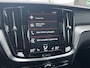Volvo V60 2.0 T8 Twin Engine AWD R-Design FULL OPTIONS| BOWERS & WILKINS | PANO| ELEK. TREKHAAK| STOELVERWARMING+ VENTILATIE | ACHTERBANK VERWARMD| MEMORY STOELEN| NAPPALEDER| HEAD-UP| DODE HOEK|