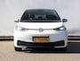Volkswagen ID.3 First Plus 58 kWh 204 pk | Trekhaak | SOH 90% | Camera | Stuur- en Stoelverwarming | LED Matrix | Navigatie