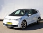 Volkswagen ID.3 First Plus 58 kWh 204 pk | Trekhaak | SOH 90% | Camera | Stuur- en Stoelverwarming | LED Matrix | Navigatie