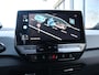 Volkswagen ID.3 First Plus 58 kWh 204 pk | Trekhaak | SOH 90% | Camera | Stuur- en Stoelverwarming | LED Matrix | Navigatie